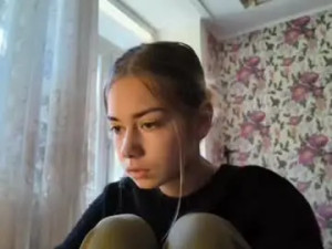 Enjoy watching this uncut clip titled Dinorahmroczkowski Cam porn model from chaturbate