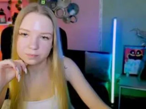 Enjoy watching the HD clip of Aurora-lily Cam porn model from camsoda