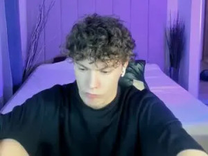 Play this uncensored video of dylan__wilson, 18 years old, male