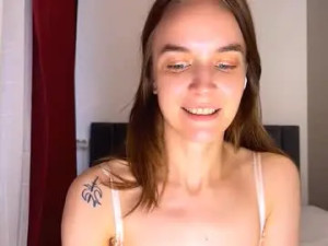 Stream uncut scene named Cherlydorff Cam porn model from chaturbate