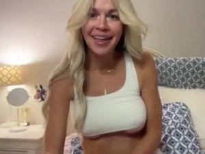 Stream uncensored scene called Karabearr Cam porn model from chaturbate