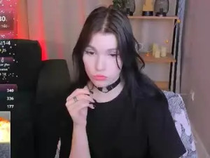 View the uncut scene of Sophie_nomenal_ Cam porn model from chaturbate