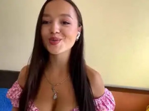 Watch this complete movie called Carigusman Cam porn model from chaturbate