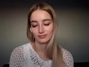 Play the complete clip titled Ameliaduraku Cam porn model from chaturbate