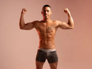 Play this full scene of OwenJohnson, 25 years old, brown hair male