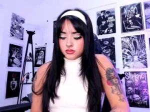 View uncut video named Hellenpierce Cam porn model from bongacams