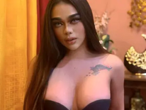 Play uncut scene named VhalerieEvans, 20 years old, brunette hair trans