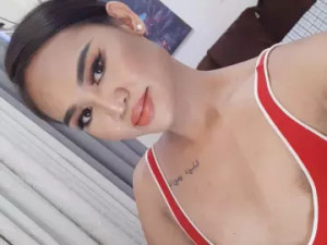 Enjoy watching uncut video of GarnetWilliamson, 32 years old, brunette hair trans