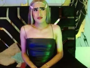 View this uncensored clip named scarlettqueencs, trans