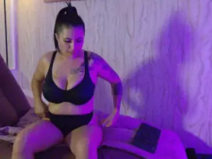 Play this full movie named SweetLya09 Cam porn model from bongacams