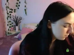 Stream this uncensored scene of Caroline_hey Cam porn model from chaturbate