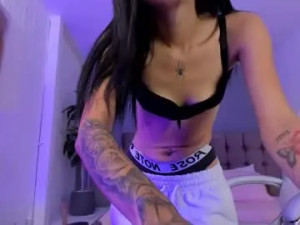 Watch this uncensored video of Melody_tonson Cam porn model from chaturbate