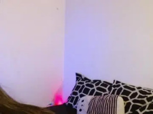 Play uncensored scene called Natis_miamm Cam porn model from chaturbate