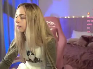 Watch the HD video titled Shinybarbie Cam porn model from chaturbate