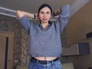 Play the uncensored scene of Effiesprafka Cam porn model from camsoda