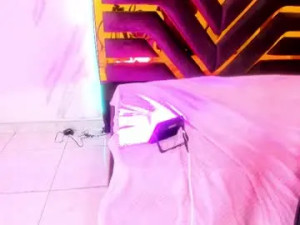 Stream this hardcore scene named Saraa_honey Cam porn model from chaturbate