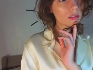 Play uncensored video called Kayleenrusi Cam porn model from chaturbate