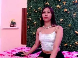 Watch this hardcore clip of Pequenachica18 Cam porn model from camsoda