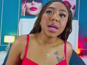 Play uncut movie of Angelarobertts Cam porn model from camsoda