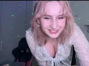 View the uncensored video of Alicemeowk Cam porn model from chaturbate