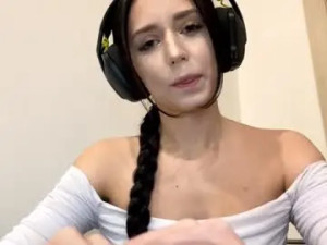 Enjoy watching uncut movie titled Deanselusi Cam porn model from chaturbate