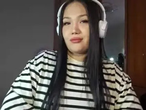 Watch the uncensored video of Angelyntarris Cam porn model from chaturbate