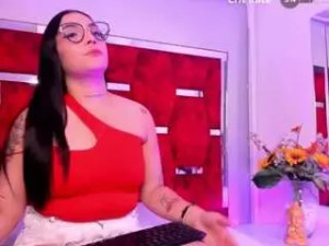 Stream the complete video of Allisonvegas Cam porn model from camsoda
