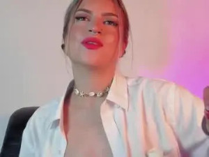 Watch uncensored scene of Milkyymouth Cam porn model from chaturbate
