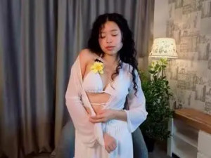 Stream the full video named Ermelindaholan Cam porn model from chaturbate