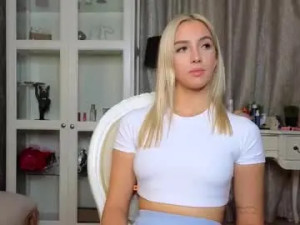 Stream the uncensored movie titled Falllen_angell Cam porn model from chaturbate