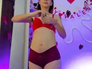 View uncut scene of Ninaxxxslugger Cam porn model from camsoda