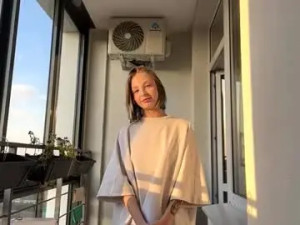 Play the HD clip titled Sarinaweatherington Cam porn model from chaturbate