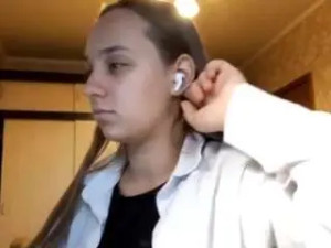 View the uncut scene of Sebrinasarks Cam porn model from camsoda