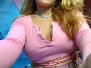 View this HD scene of Dannalux Cam porn model from camsoda