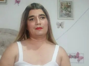 Play the full clip of TaniaLusia, 33 years old, trans