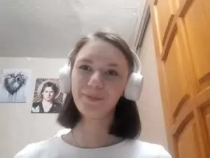 Watch the full scene titled Roxanavukovich Cam porn model from chaturbate