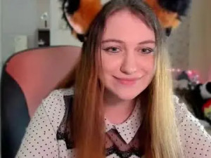 Watch the complete scene of Cybersuccubuss Cam porn model from chaturbate