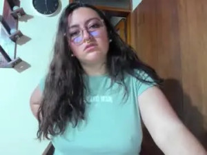 Play this complete movie named Alynessa Cam porn model from chaturbate