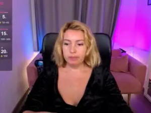 Enjoy watching this uncut scene of Mia_bloomie Cam porn model from chaturbate