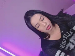 Enjoy watching the full scene titled michelleowens, 25 years old, trans