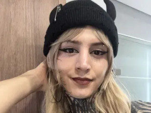 Play hardcore clip of Ahmaniah, 24 years old, blonde hair trans