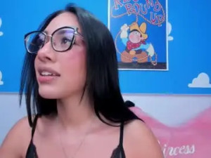 Play uncensored video titled Foxy_ahinoa Cam porn model from chaturbate