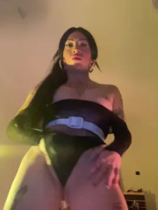 Stream uncensored movie titled pinkycreampie, 32 years old, trans