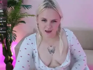 Stream the HD movie of Christy_foxy Cam porn model from chaturbate