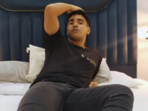 Play this complete clip named DantePrescott, 21 years old, brunette hair male