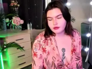 View the HD clip of Sarah_blush Cam porn model from chaturbate