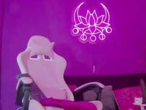 Play the hardcore scene of zaid-lion, trans