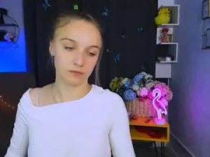 Stream the HD scene named Rebecca_smile_ Cam porn model from chaturbate