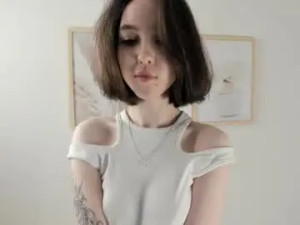 Enjoy watching the HD clip titled Bondistar Cam porn model from chaturbate