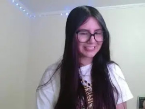 View complete scene of Sahaliefox_ Cam porn model from chaturbate